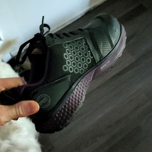 Women's safety shoes timberland brand. Factory excepted non metal but polymer.